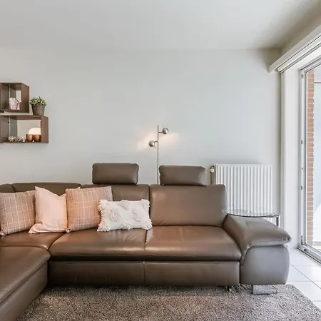 Huswell - For 4 Near The Coast And