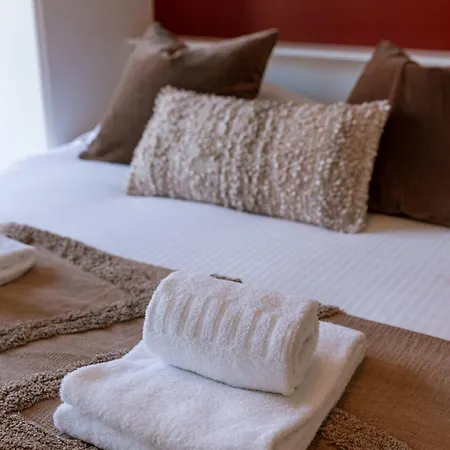 Huswell - For 4 Near The Coast And